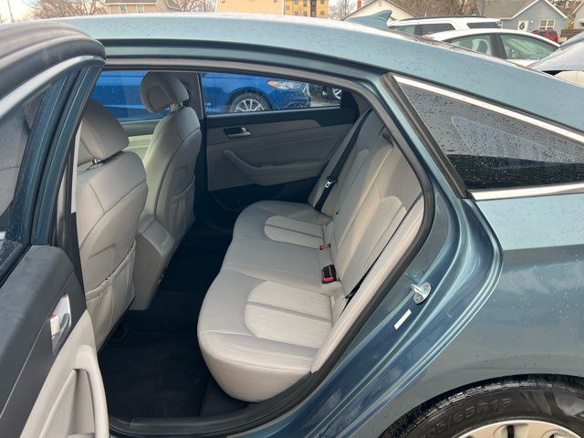 2016 Hyundai SONATA Hybrid SE ONLY 35,000 MIles | Dickinson, ND | Heiser Motors 2016 Hyundai SONATA Hybrid SE ONLY 35,000 MIles | Dickinson, ND | Heiser Motors