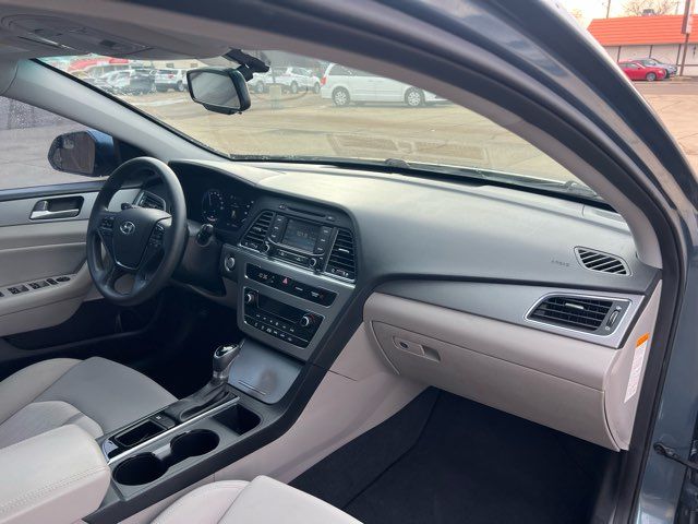 2016 Hyundai SONATA Hybrid SE ONLY 35,000 MIles | Dickinson, ND | Heiser Motors 2016 Hyundai SONATA Hybrid SE ONLY 35,000 MIles | Dickinson, ND | Heiser Motors