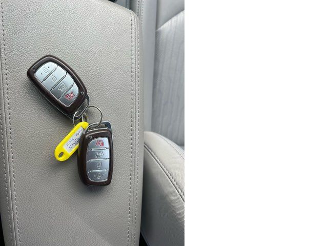 2016 Hyundai SONATA Hybrid SE ONLY 35,000 MIles | Dickinson, ND | Heiser Motors 2016 Hyundai SONATA Hybrid SE ONLY 35,000 MIles | Dickinson, ND | Heiser Motors