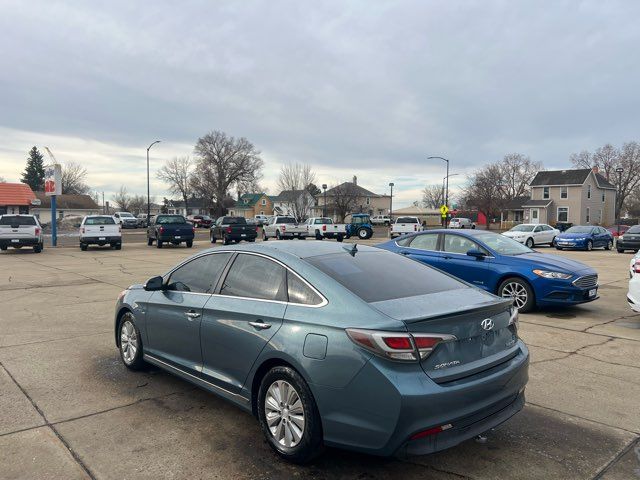 2016 Hyundai SONATA Hybrid SE ONLY 35,000 MIles | Dickinson, ND | Heiser Motors