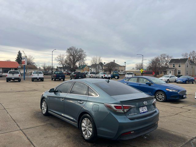 2016 Hyundai SONATA Hybrid SE ONLY 35,000 MIles | Dickinson, ND | Heiser Motors
