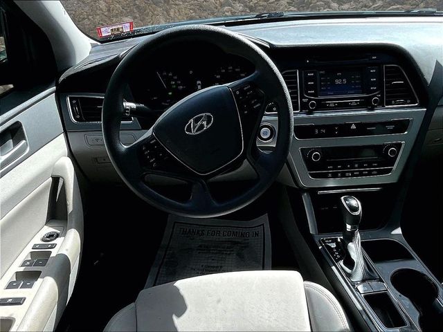2016 Hyundai Sonata Hybrid SE