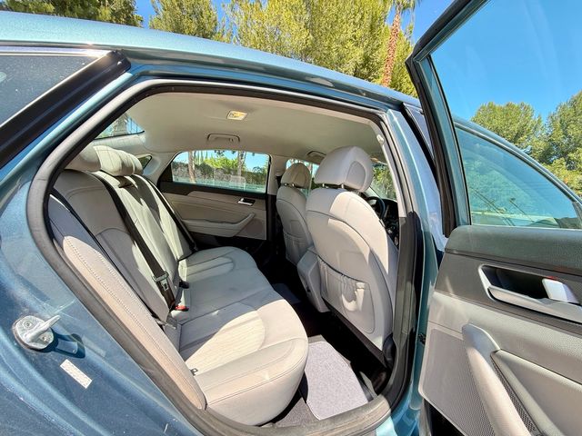 2016 Hyundai SONATA Hybrid SE | Reseda, CA | Angeles Auto Alliance 2016 Hyundai SONATA Hybrid SE | Reseda, CA | Angeles Auto Alliance