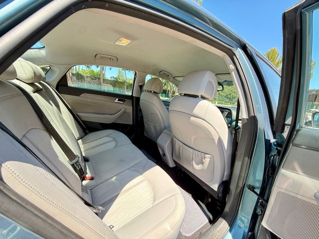 2016 Hyundai SONATA Hybrid SE | Reseda, CA | Angeles Auto Alliance