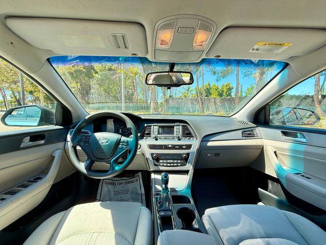 2016 Hyundai SONATA Hybrid SE | Reseda, CA | Angeles Auto Alliance