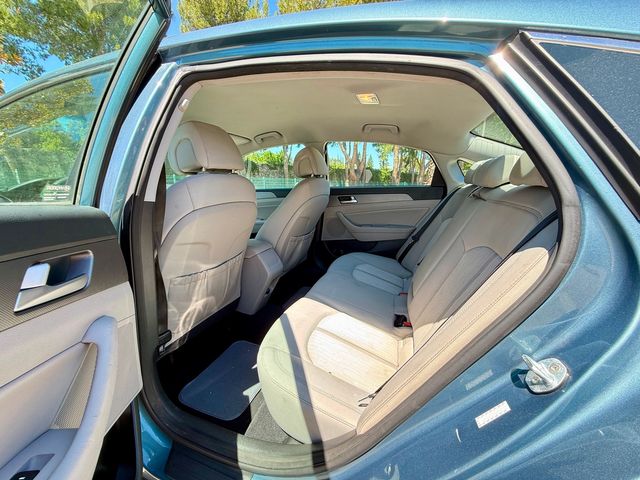 2016 Hyundai SONATA Hybrid SE | Reseda, CA | Angeles Auto Alliance