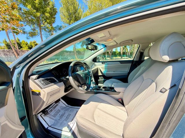 2016 Hyundai SONATA Hybrid SE | Reseda, CA | Angeles Auto Alliance 2016 Hyundai SONATA Hybrid SE | Reseda, CA | Angeles Auto Alliance