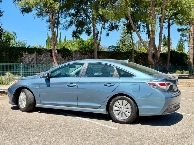 2016 Hyundai SONATA Hybrid SE | Reseda, CA | Angeles Auto Alliance