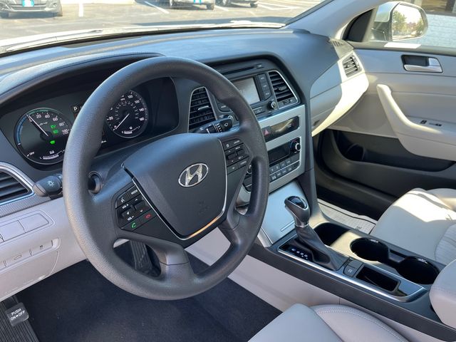 2016 Hyundai SONATA Hybrid SE | RICHMOND, VA | TK HUGHES 2016 Hyundai SONATA Hybrid SE | RICHMOND, VA | TK HUGHES