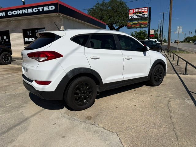2016 Hyundai TUCSON SE