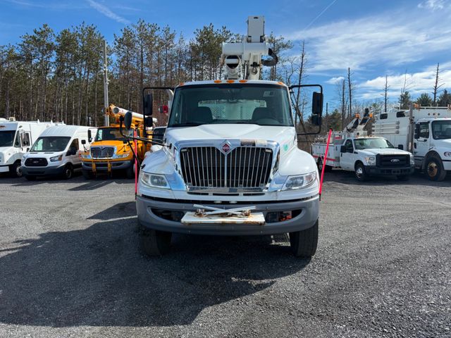 2016 International 4400 Altec TA41S 45'