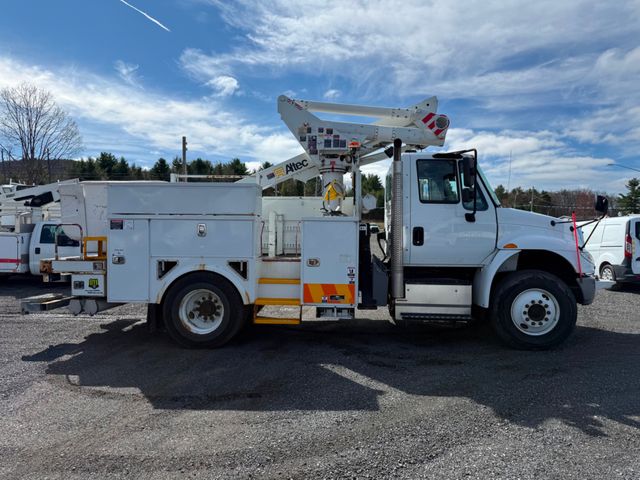 2016 International 4400 Altec TA41S 45'