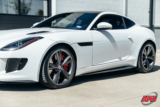 2016 Jaguar F-TYPE R 2016 Jaguar F-TYPE R