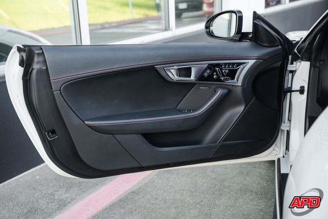 2016 Jaguar F-TYPE R 2016 Jaguar F-TYPE R