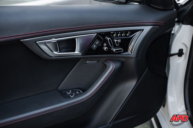 2016 Jaguar F-TYPE R