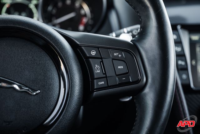 2016 Jaguar F-TYPE R 2016 Jaguar F-TYPE R