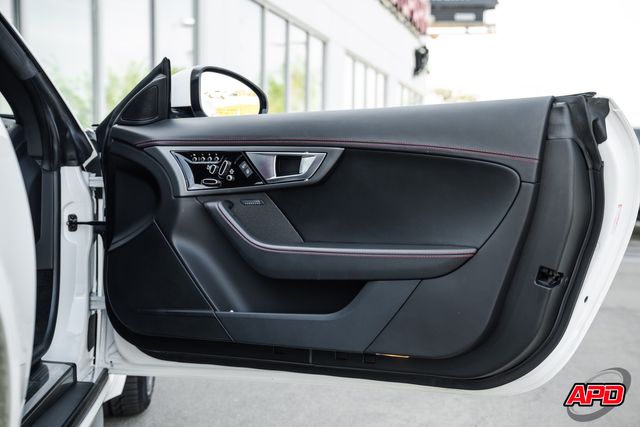 2016 Jaguar F-TYPE R 2016 Jaguar F-TYPE R