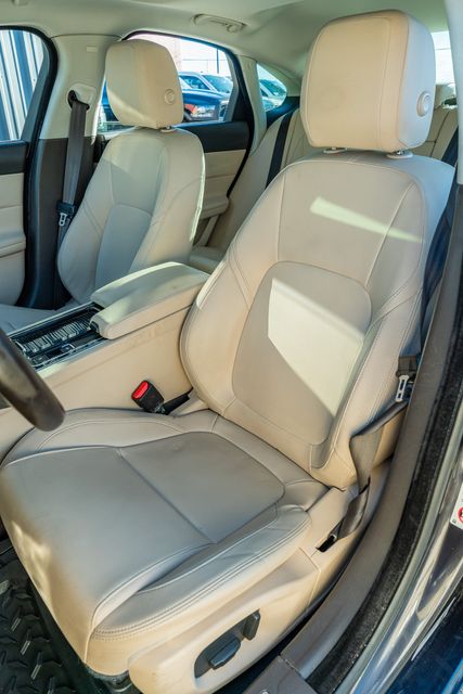 2016 Jaguar XF 35t Premium / TEXAS OWNED / LOADED W/ LUXURY | Austin, TX | Rocky Mountain Truck Stop Austin 2016 Jaguar XF 35t Premium / TEXAS OWNED / LOADED W/ LUXURY | Austin, TX | Rocky Mountain Truck Stop Austin