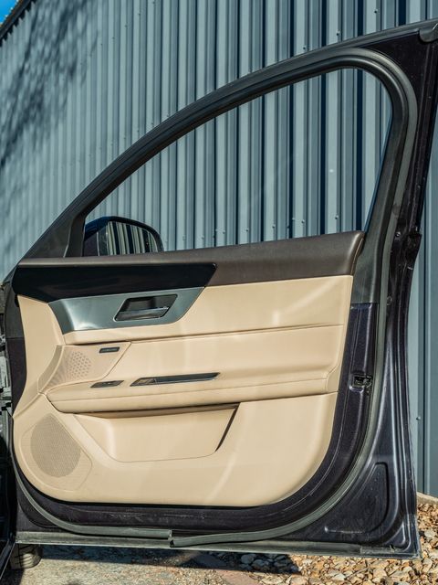 2016 Jaguar XF 35t Premium / TEXAS OWNED / LOADED W/ LUXURY | Austin, TX | Rocky Mountain Truck Stop Austin 2016 Jaguar XF 35t Premium / TEXAS OWNED / LOADED W/ LUXURY | Austin, TX | Rocky Mountain Truck Stop Austin