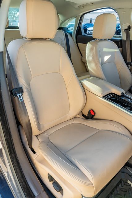 2016 Jaguar XF 35t Premium / TEXAS OWNED / LOADED W/ LUXURY | Austin, TX | Rocky Mountain Truck Stop Austin