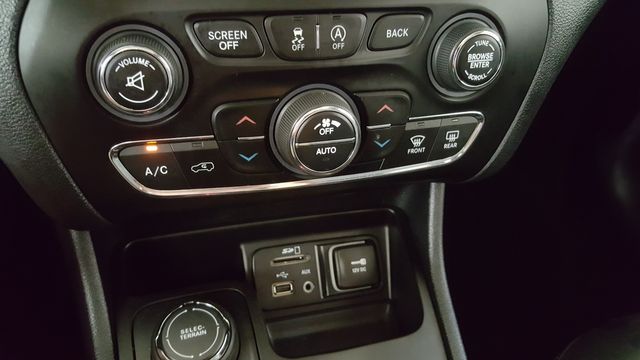 2016 Jeep Cherokee Limited | Carrollton, TX | Legend Motorcars of Carrollton 2016 Jeep Cherokee Limited | Carrollton, TX | Legend Motorcars of Carrollton