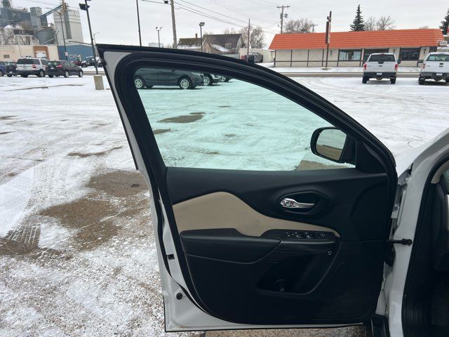 2016 Jeep Cherokee Sport ONLY 46,000 Miles | Dickinson, ND | Heiser Motors