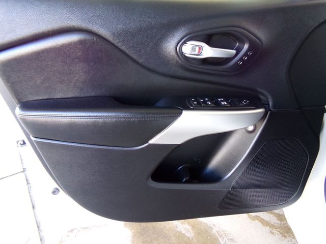 2016 Jeep Cherokee Overland | Gonzales, TX | West Motors 2016 Jeep Cherokee Overland | Gonzales, TX | West Motors