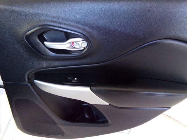 2016 Jeep Cherokee Overland | Gonzales, TX | West Motors 2016 Jeep Cherokee Overland | Gonzales, TX | West Motors