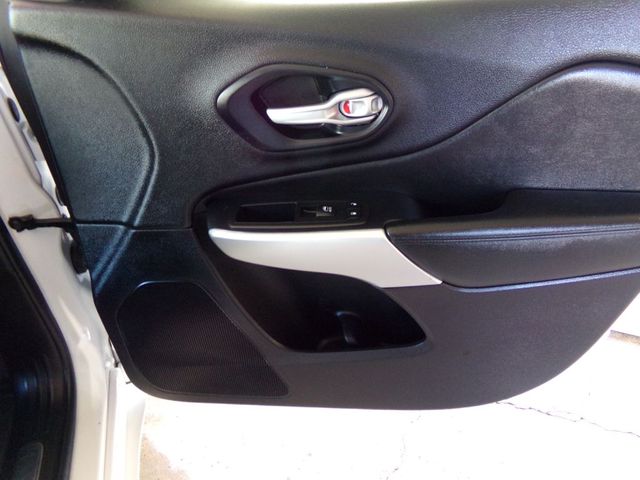 2016 Jeep Cherokee Overland | Gonzales, TX | West Motors 2016 Jeep Cherokee Overland | Gonzales, TX | West Motors