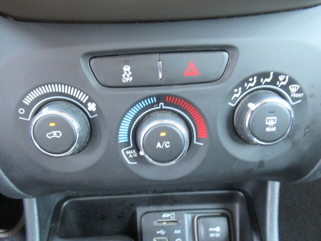 2016 Jeep Cherokee Sport