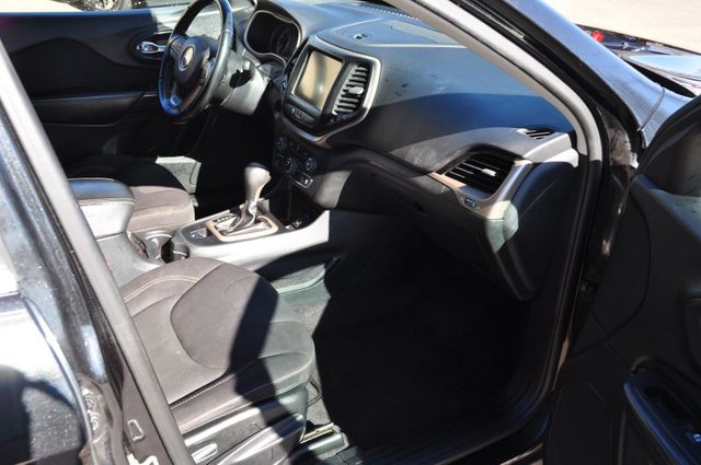 2016 Jeep Cherokee Latitude Sport Utility 4D | Louisville, MS | CARite Louisville MS 2016 Jeep Cherokee Latitude Sport Utility 4D | Louisville, MS | CARite Louisville MS