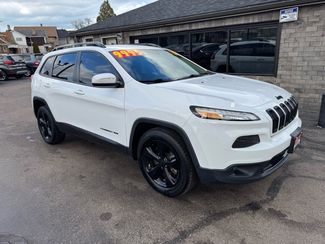 2016 Jeep Cherokee Latitude Altitude | Milwaukee, Wisconsin | Millennium Motor Sales