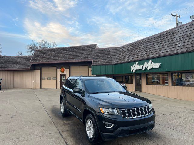 2016 Jeep Grand Cherokee Laredo ONLY 15,000 Miles | Dickinson, ND | Heiser Motors