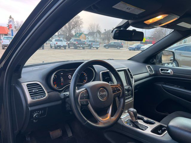 2016 Jeep Grand Cherokee Laredo ONLY 15,000 Miles | Dickinson, ND | Heiser Motors