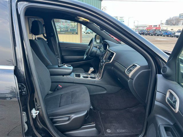 2016 Jeep Grand Cherokee Laredo ONLY 15,000 Miles | Dickinson, ND | Heiser Motors