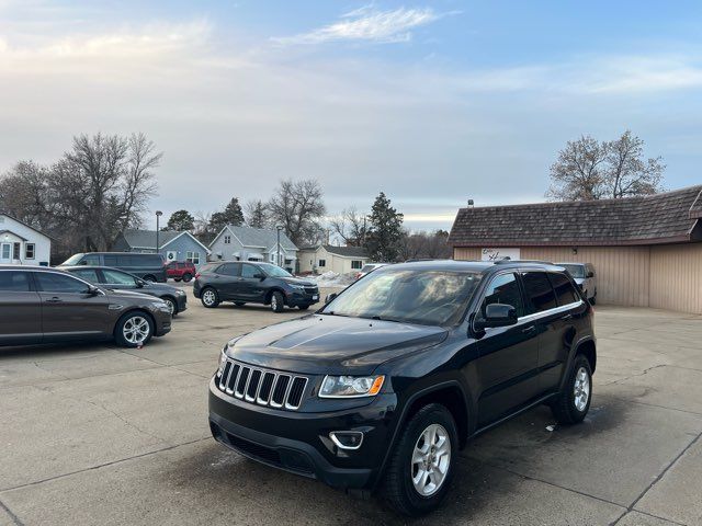2016 Jeep Grand Cherokee Laredo ONLY 15,000 Miles | Dickinson, ND | Heiser Motors