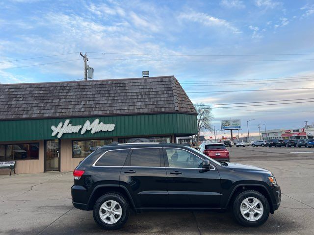 2016 Jeep Grand Cherokee Laredo ONLY 15,000 Miles | Dickinson, ND | Heiser Motors