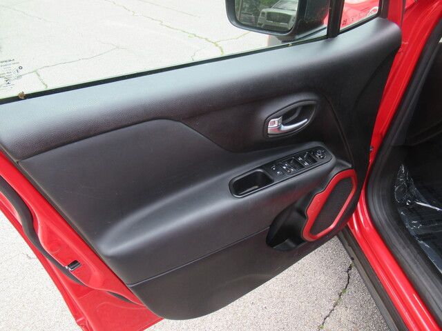 2016 Jeep Renegade Trailhawk