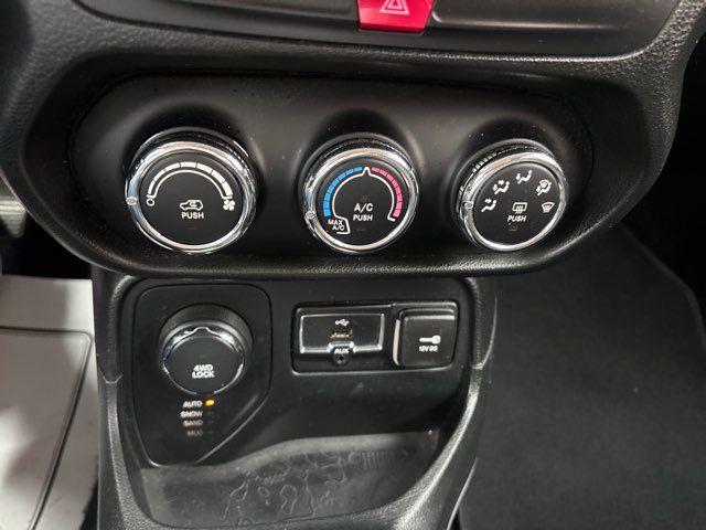 2016 Jeep Renegade Latitude | San Antonio, TX | Clear Choice Automotive South