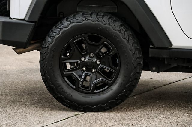 2016 Jeep Wrangler Willys Wheeler 3 Pc Hard Top Alpine Premium W/Sub 2016 Jeep Wrangler Willys Wheeler 3 Pc Hard Top Alpine Premium W/Sub