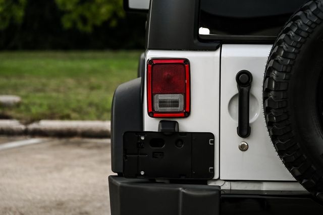 2016 Jeep Wrangler Willys Wheeler 3 Pc Hard Top Alpine Premium W/Sub 2016 Jeep Wrangler Willys Wheeler 3 Pc Hard Top Alpine Premium W/Sub