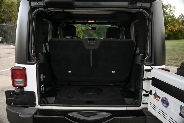 2016 Jeep Wrangler Willys Wheeler 3 Pc Hard Top Alpine Premium W/Sub 2016 Jeep Wrangler Willys Wheeler 3 Pc Hard Top Alpine Premium W/Sub