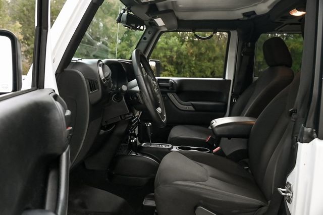 2016 Jeep Wrangler Willys Wheeler 3 Pc Hard Top Alpine Premium W/Sub 2016 Jeep Wrangler Willys Wheeler 3 Pc Hard Top Alpine Premium W/Sub