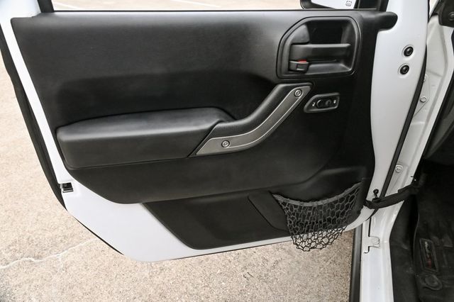 2016 Jeep Wrangler Willys Wheeler 3 Pc Hard Top Alpine Premium W/Sub 2016 Jeep Wrangler Willys Wheeler 3 Pc Hard Top Alpine Premium W/Sub