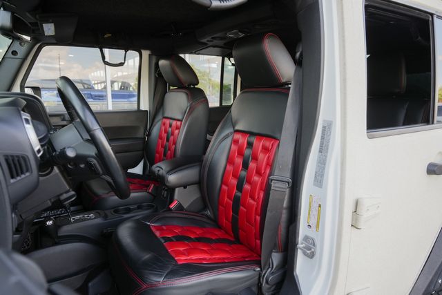 2016 Jeep Wrangler Unlimited Rubicon 4X4 / STARWOOD MOTORS 6.4L HEMI V-8 LOADED | Austin, TX | Rocky Mountain Truck Stop Austin