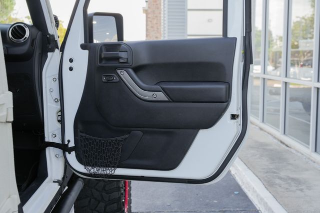 2016 Jeep Wrangler Unlimited Rubicon 4X4 / STARWOOD MOTORS 6.4L HEMI V-8 LOADED | Austin, TX | Rocky Mountain Truck Stop Austin 2016 Jeep Wrangler Unlimited Rubicon 4X4 / STARWOOD MOTORS 6.4L HEMI V-8 LOADED | Austin, TX | Rocky Mountain Truck Stop Austin