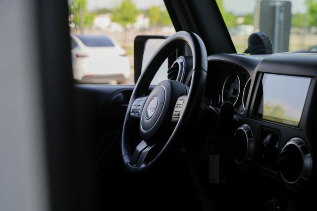 2016 Jeep Wrangler Unlimited Rubicon 4X4 / STARWOOD MOTORS 6.4L HEMI V-8 LOADED | Austin, TX | Rocky Mountain Truck Stop Austin
