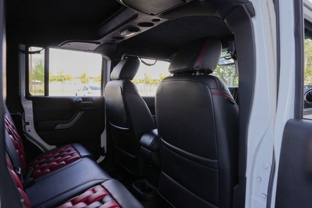 2016 Jeep Wrangler Unlimited Rubicon 4X4 / STARWOOD MOTORS 6.4L HEMI V-8 LOADED | Austin, TX | Rocky Mountain Truck Stop Austin