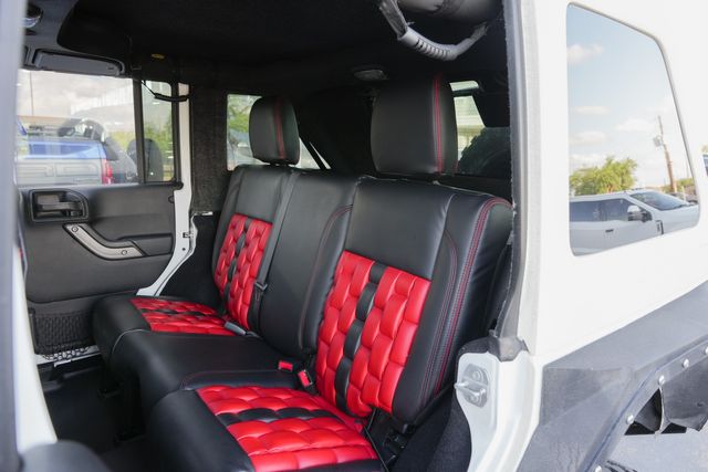 2016 Jeep Wrangler Unlimited Rubicon 4X4 / STARWOOD MOTORS 6.4L HEMI V-8 LOADED | Austin, TX | Rocky Mountain Truck Stop Austin