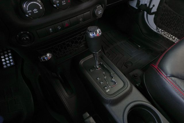 2016 Jeep Wrangler Unlimited Rubicon 4X4 / STARWOOD MOTORS 6.4L HEMI V-8 LOADED | Austin, TX | Rocky Mountain Truck Stop Austin